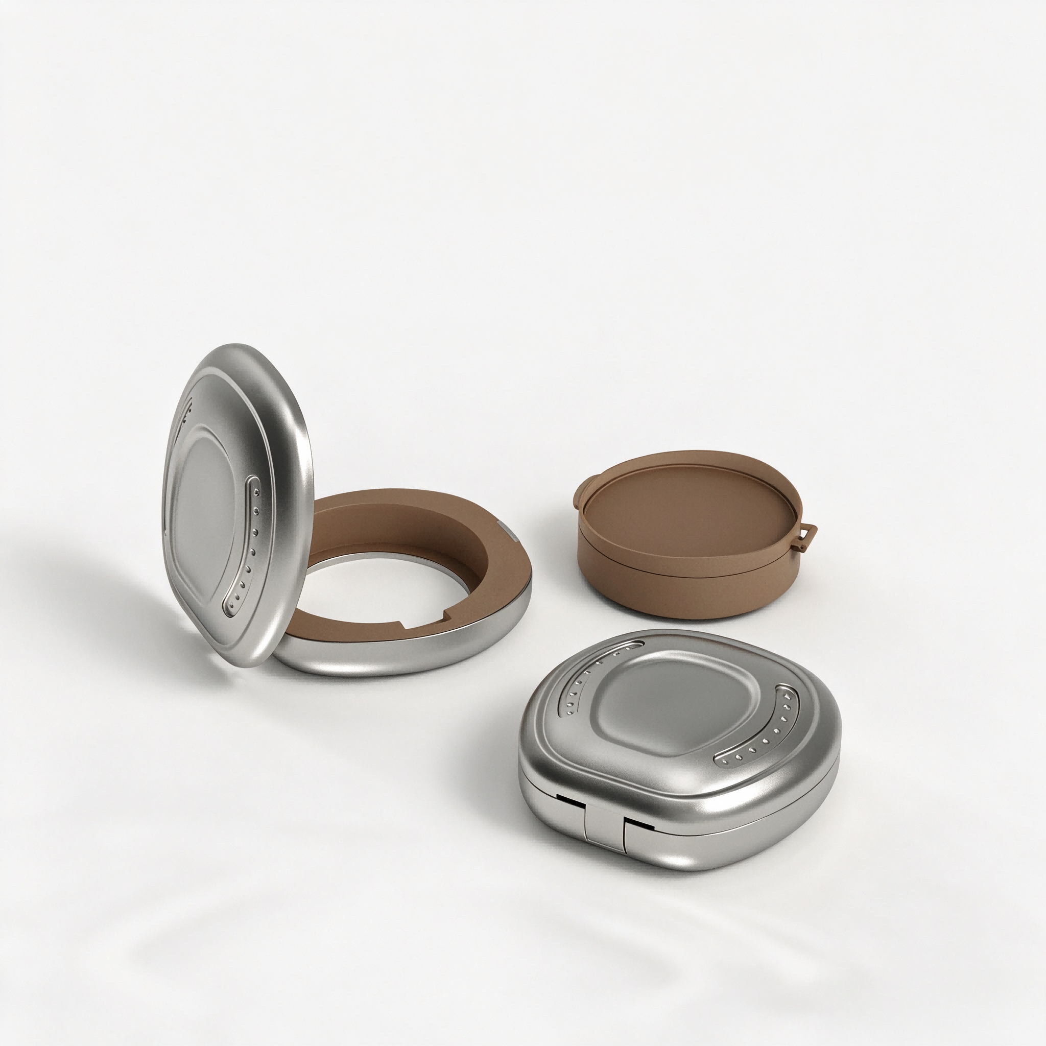 Silver horseshoe textured air cushion compact with built-in makeup mirror, flip cover with detachable replaceable inner holder, reusable empty cosmetic packaging